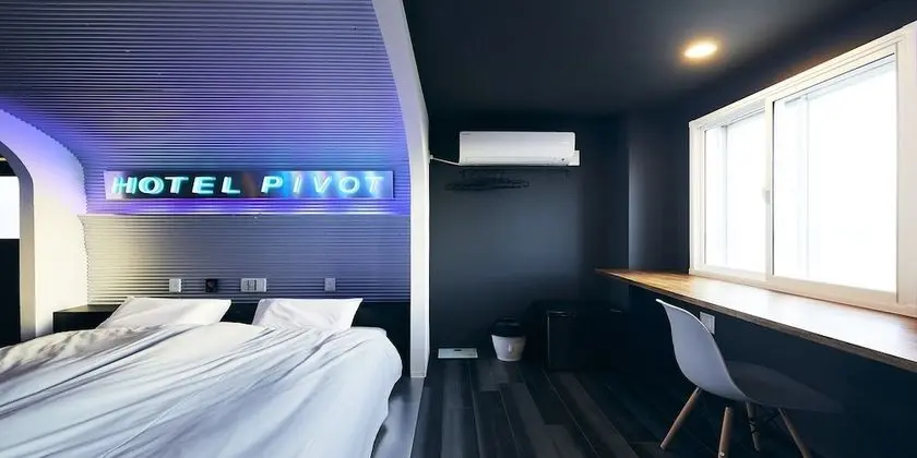 Premium Tek Büyük Yataklı Oda