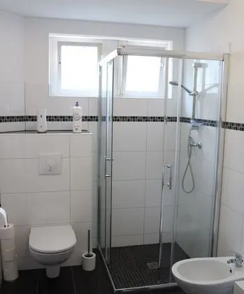 Tek Büyük Yataklı Oda, Ortak Banyo (Room 2)