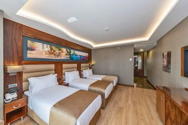 Deluxe Üç Kişilik Oda