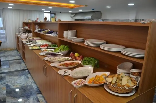 Üç Kişilik Oda, Şehir Manzaralı