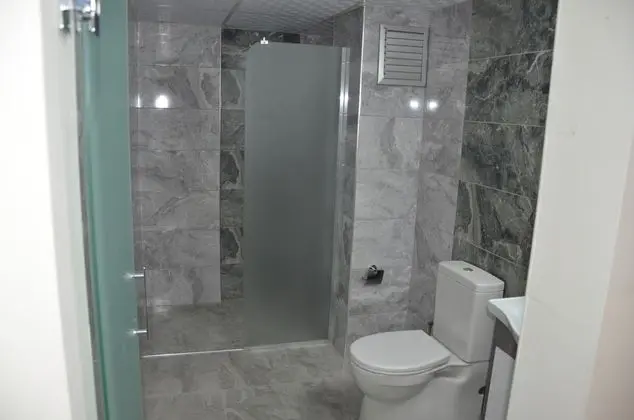 Üç Kişilik Oda, Şehir Manzaralı