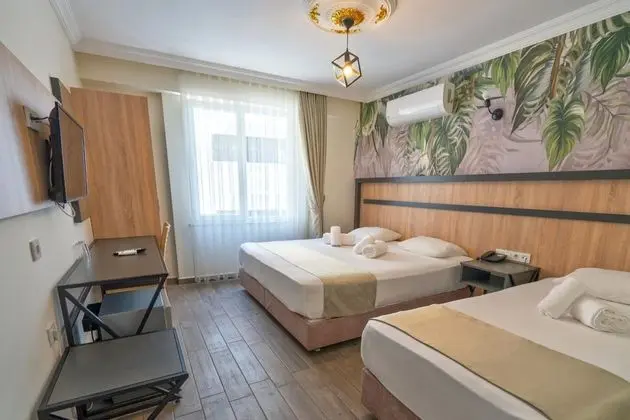 Üç Kişilik Oda, Şehir Manzaralı