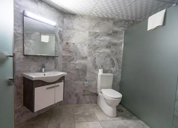 Üç Kişilik Oda, Şehir Manzaralı