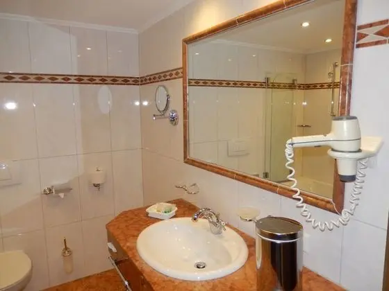 Classic Tek Büyük Yataklı Oda