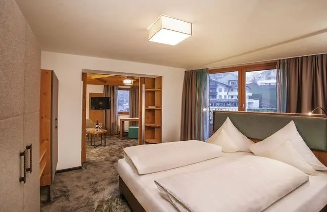 Family Tek Büyük Yataklı Oda