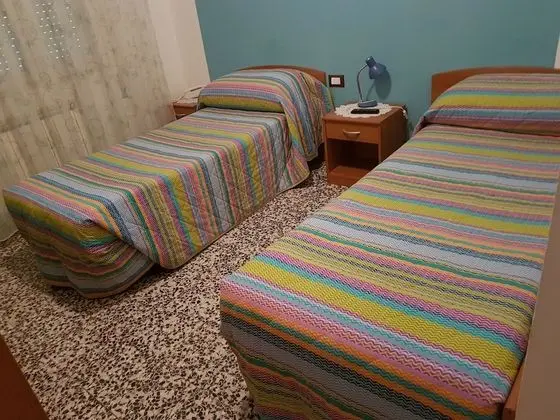 Tek Büyük veya İki Ayrı Yataklı Oda