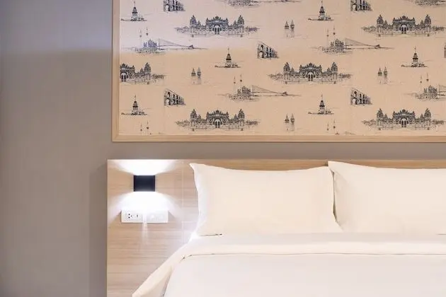 Superior Corner Room