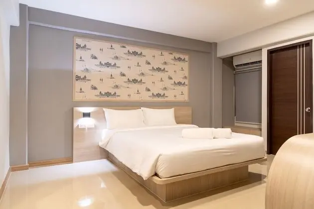Superior Corner Room