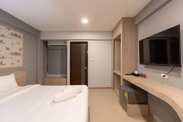 Superior Corner Room