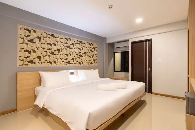 Superior Corner Room