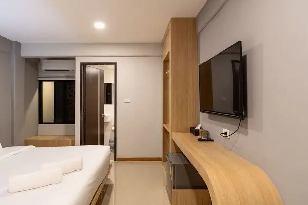 Superior Corner Room