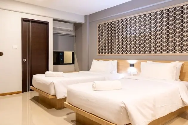 Superior Corner Room