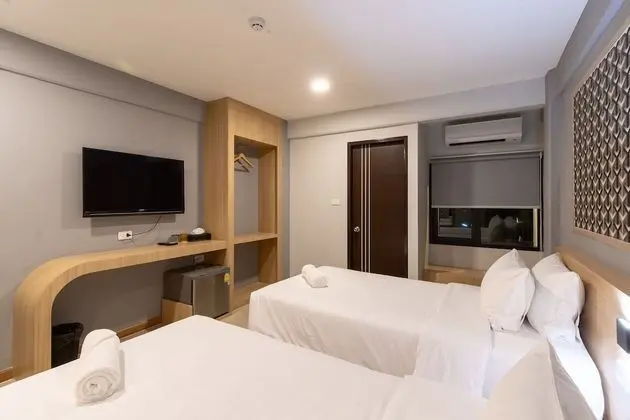 Superior Corner Room