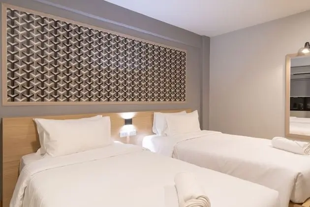 Superior Corner Room