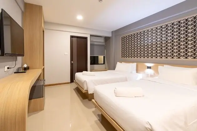 Superior Corner Room