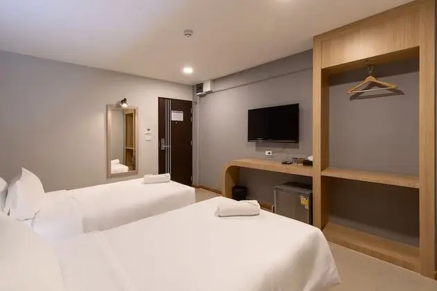 Superior Corner Room