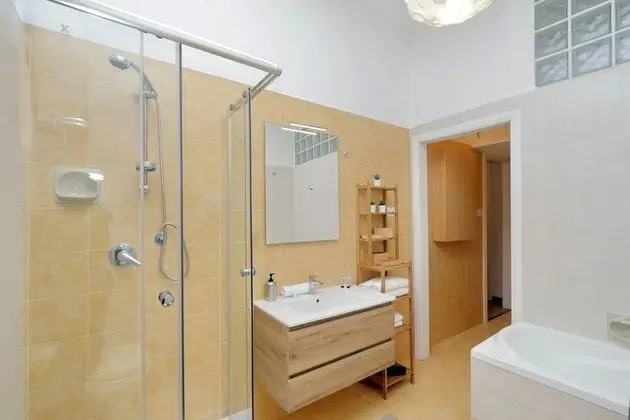 Apart Daire, 3 Yatak Odası (The Place to Be)