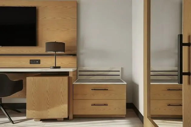 Oda, 1 En Büyük (King) Boy Yatak ve Çekyat (high floor)
