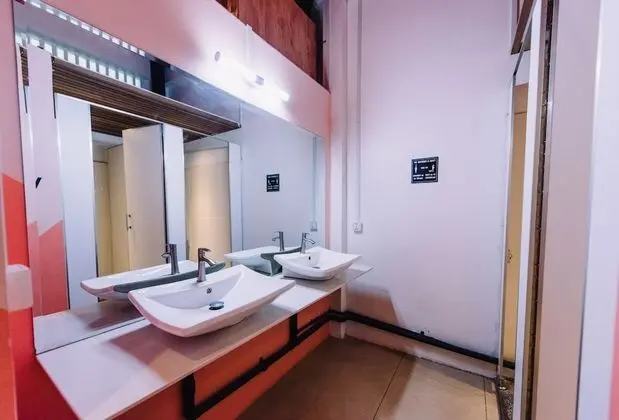 Deluxe Ortak Ranzalı Oda