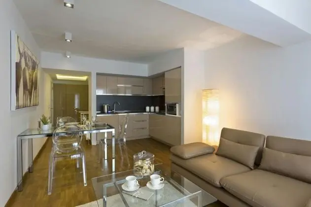 Duplex Suit Oda, Sokak Manzaralı