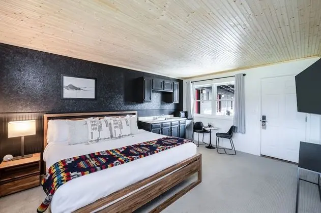 Comfort Oda, 1 En Büyük (King) Boy Yatak, Küçük Mutfak (Exterior Access Only)