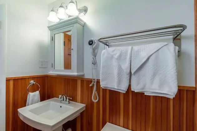 Comfort Oda, 1 En Büyük (King) Boy Yatak, Küçük Mutfak (Exterior Access Only)