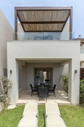 2 Bedroom Maisonete with Sea View