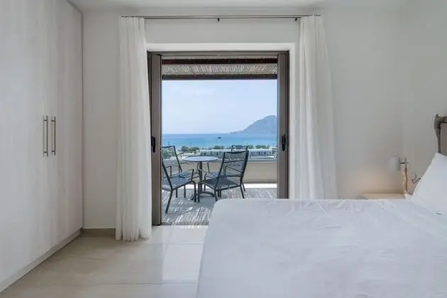 2 Bedroom Maisonete with Sea View