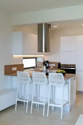 2 Bedroom Maisonete with Sea View