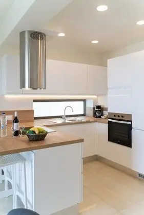 2 Bedroom Maisonete with Sea View