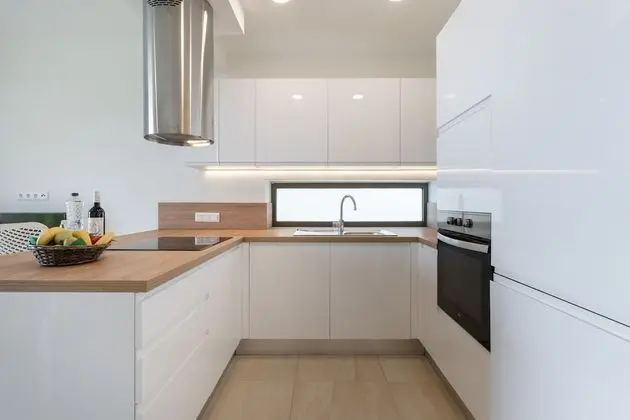 2 Bedroom Maisonete with Sea View