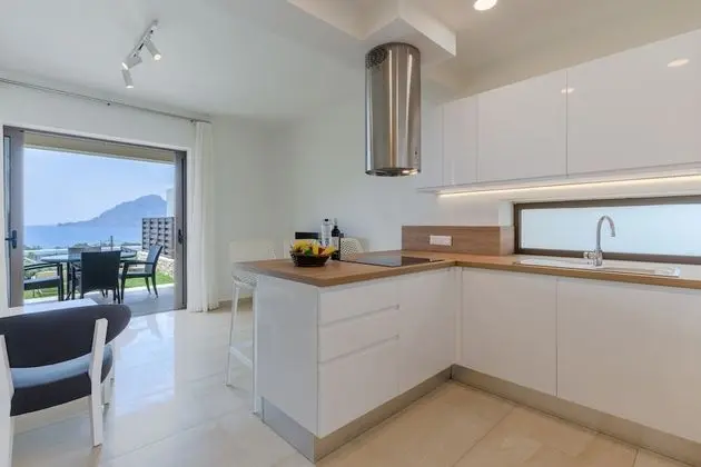 2 Bedroom Maisonete with Sea View