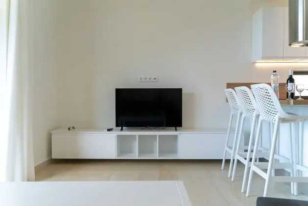 2 Bedroom Maisonete with Sea View