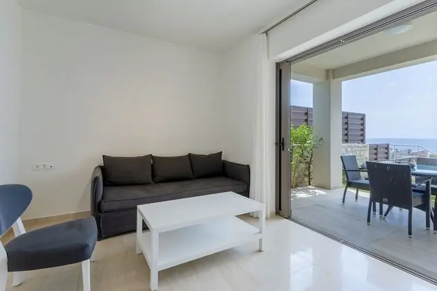 2 Bedroom Maisonete with Sea View