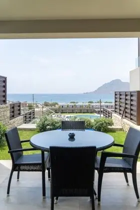 2 Bedroom Maisonete with Sea View