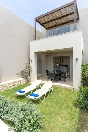 2 Bedroom Maisonete with Sea View