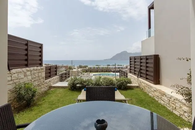 2 Bedroom Maisonete with Sea View