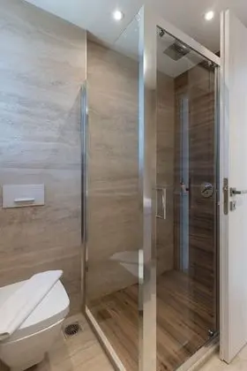 2 Bedroom Maisonete with Sea View