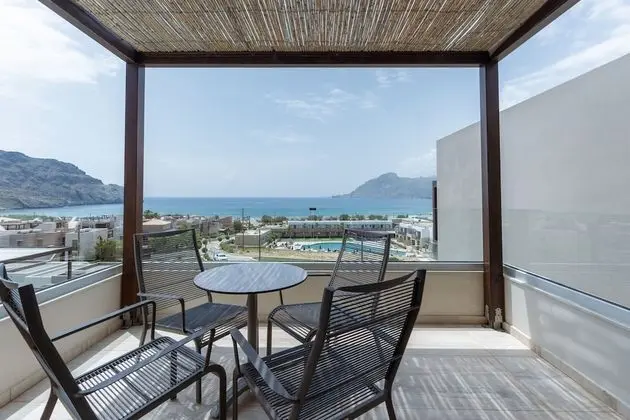 2 Bedroom Maisonete with Sea View