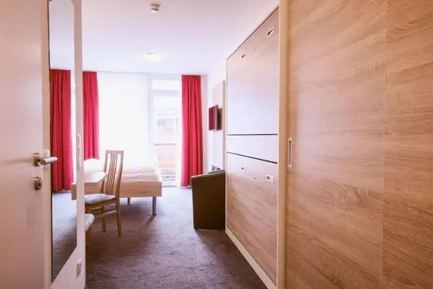 Tek Büyük Yataklı Oda, 1 Büyük (Queen) Boy Yatak, Sigara İçilmez