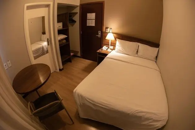 Büyük Yataklı Tek Kişilik Oda