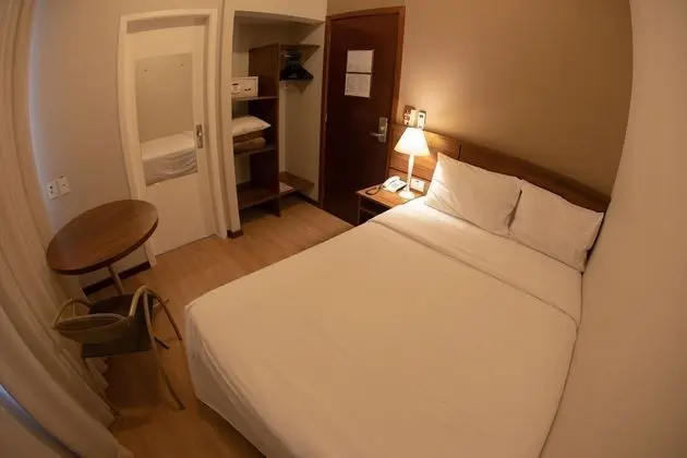 Büyük Yataklı Tek Kişilik Oda