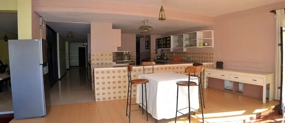 Odada yemek servisi
