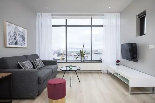 Premium Sea view Apartment with balcony - free parking