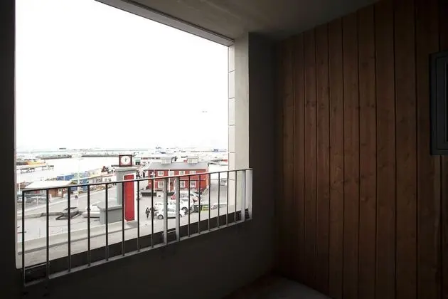 Premium Sea view Apartment with balcony - free parking