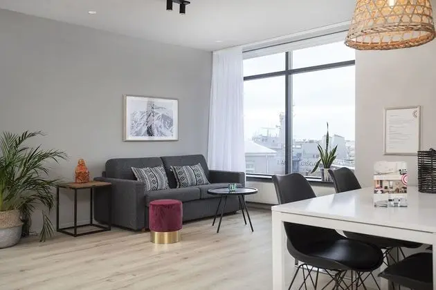Premium Sea view Apartment with balcony - free parking