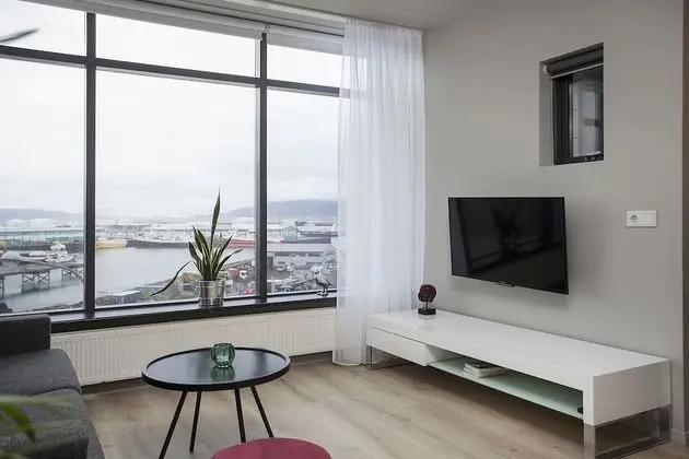 Premium Sea view Apartment with balcony - free parking