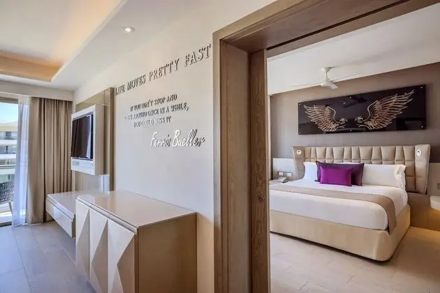 Directors Suite One Bedroom