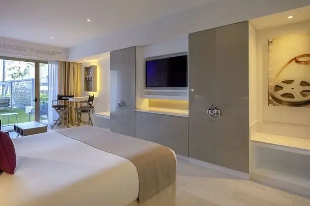 STAR Class Junior Suite Swim Out