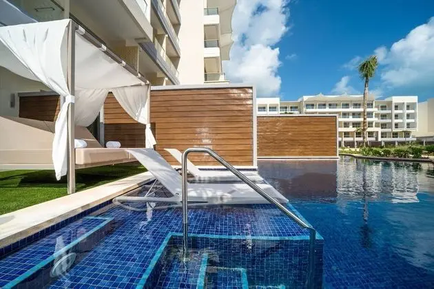 STAR Class Junior Suite Swim Out